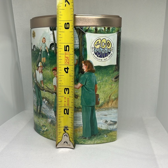 Girl Scout 2nd in series collectible tin 2005 - Picture 9 of 9
